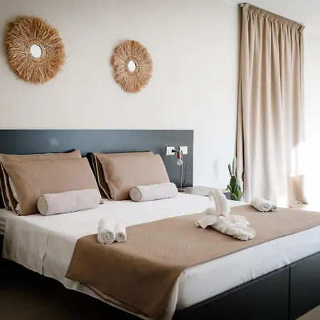 Cantine De Mare - Wine And